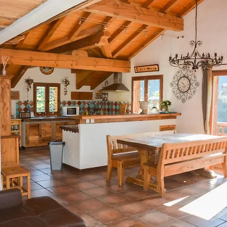 Des Trappeurs Coeur Vanoise 15 Persons Chalet *