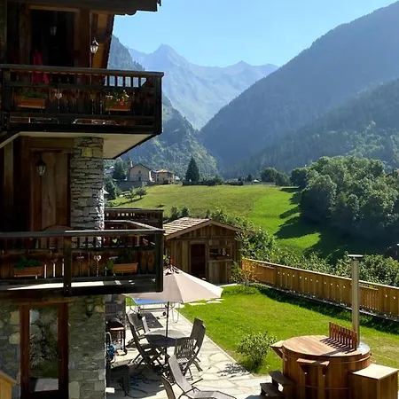 Des Trappeurs Coeur Vanoise 15 Persons Chalet
