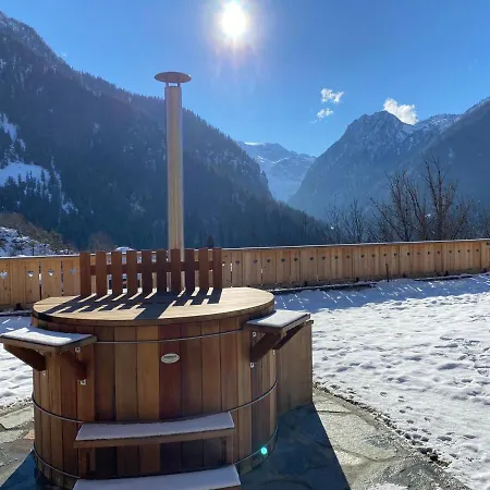 Des Trappeurs Coeur Vanoise 15 Persons Chalet